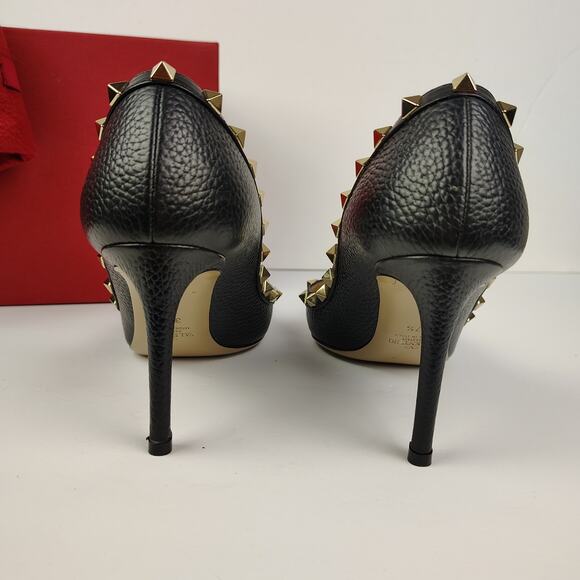 Valentino Black Pebbled Garavani Rockstud Pointed Toe Pump Heel Size 37 1/2 - Picture 6 of 12